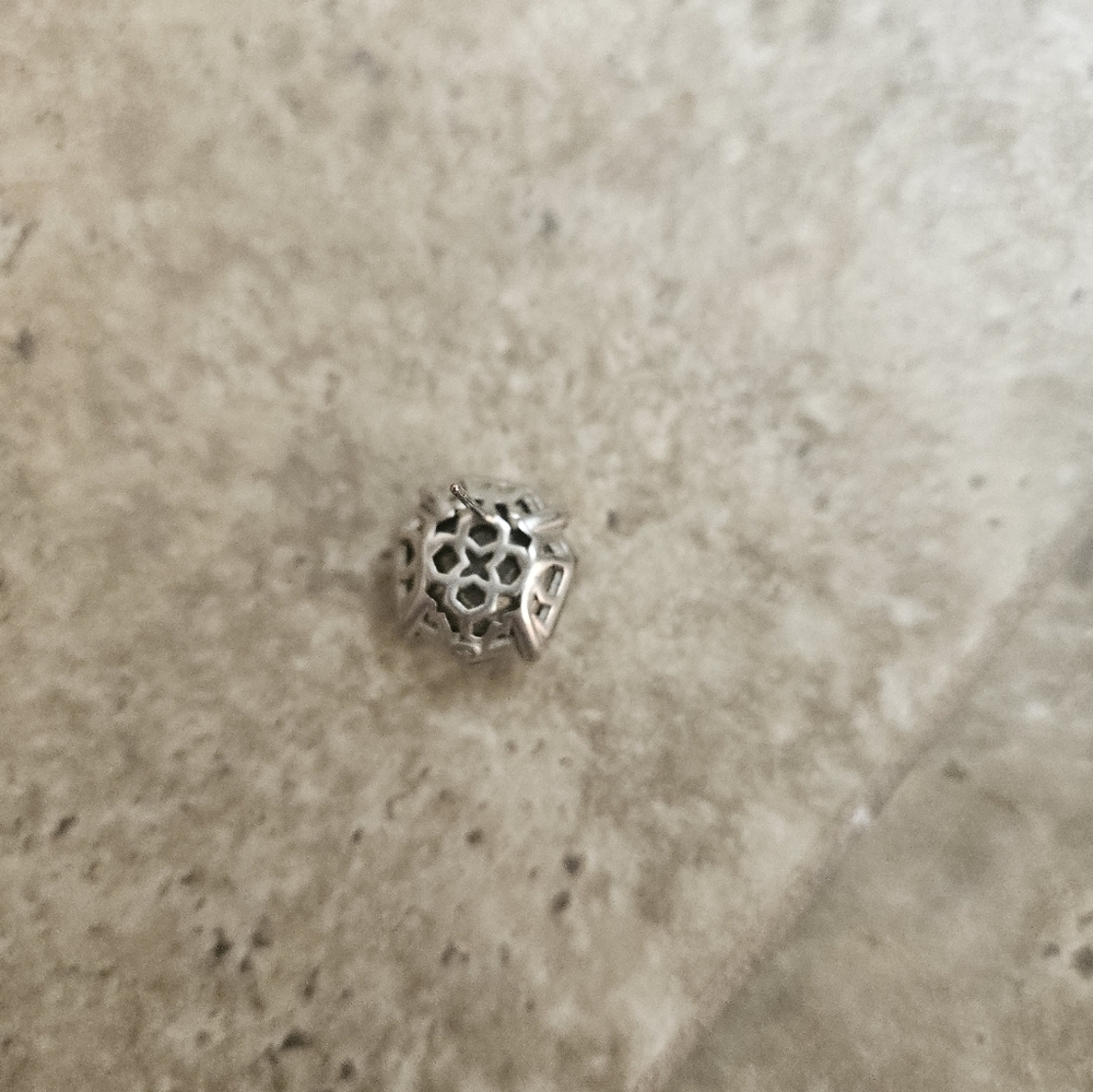 Kendra Scott - Picture 2 of 3